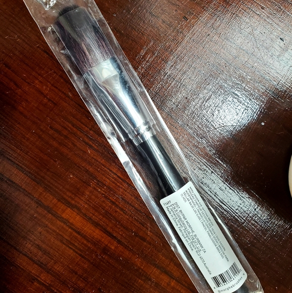 Morphe Brush #M554 Under Eye Setting Brush - Picture 2 of 2